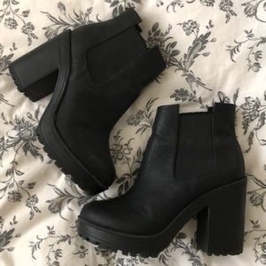 Chunky Black Chelsea Boots